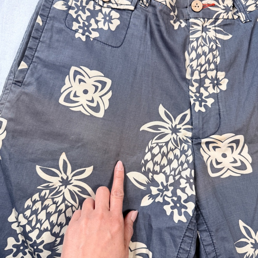 Tommy Bahama Relax Chinos Mens 33 Grey Pineapple Tropical Golf Vacation Shorts - Picture 11 of 12